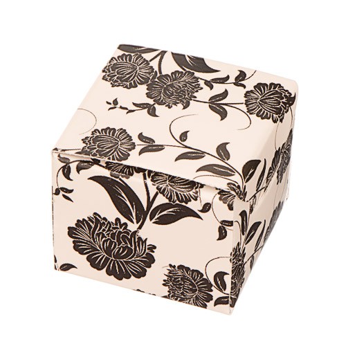 Darčeková krabička na náušnice - čierne kvety na béžovom podklade